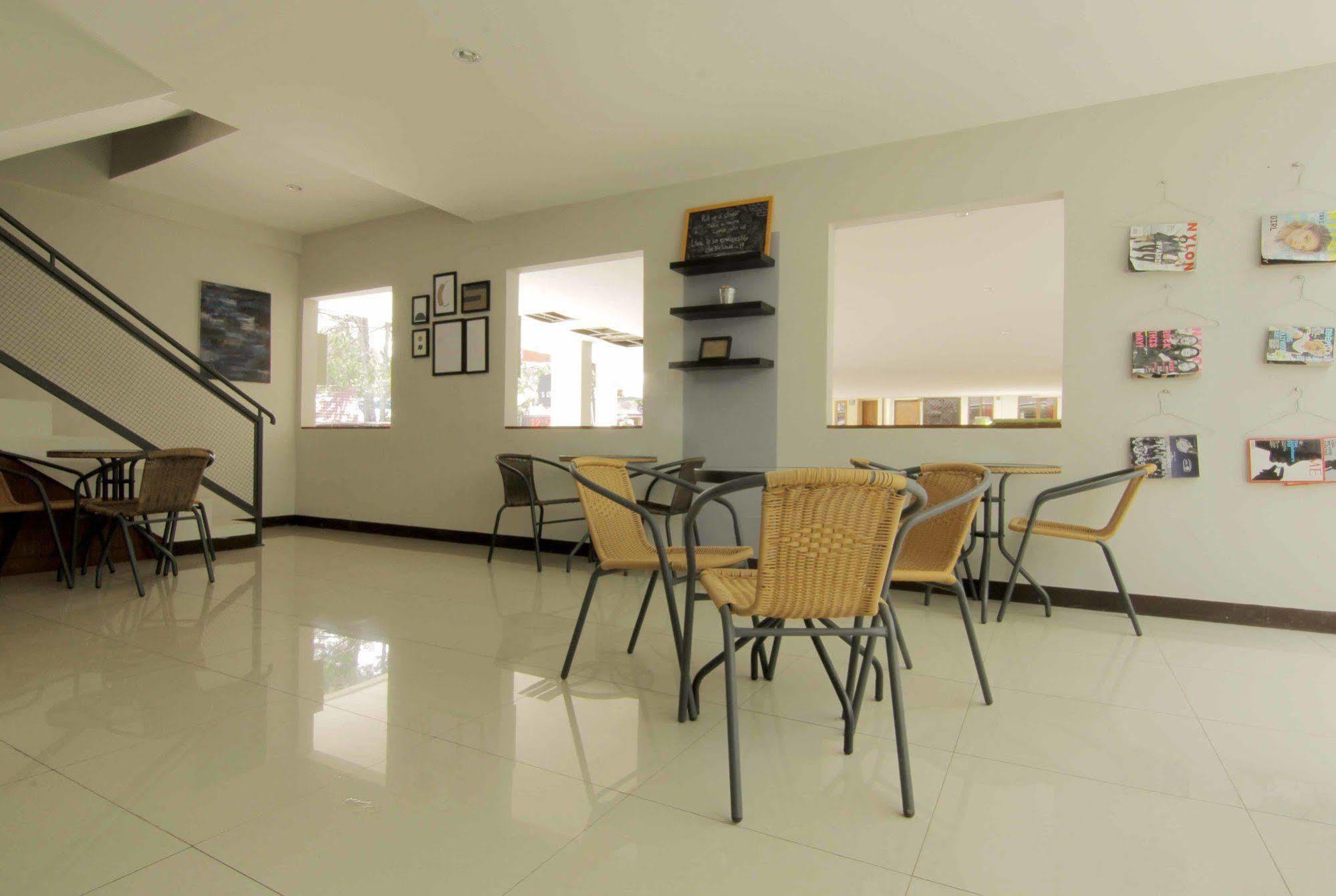 Hotel Reddoorz @ Dago Pojok 3 3*